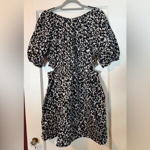 Old Navy Black and White Puff Sleeve Midi Sundress Excellent Condition